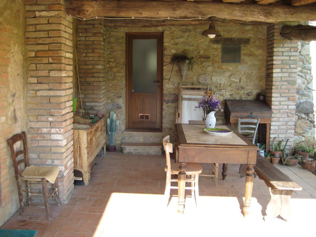 Agriturismo Il Casalino Pari Exterior photo