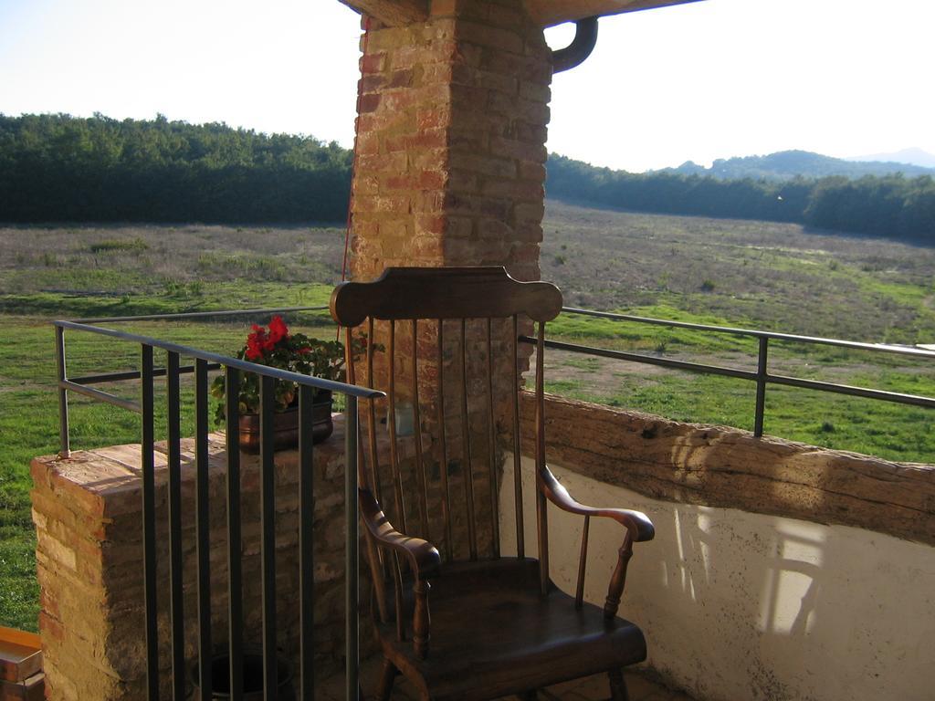 Agriturismo Il Casalino Pari Exterior photo