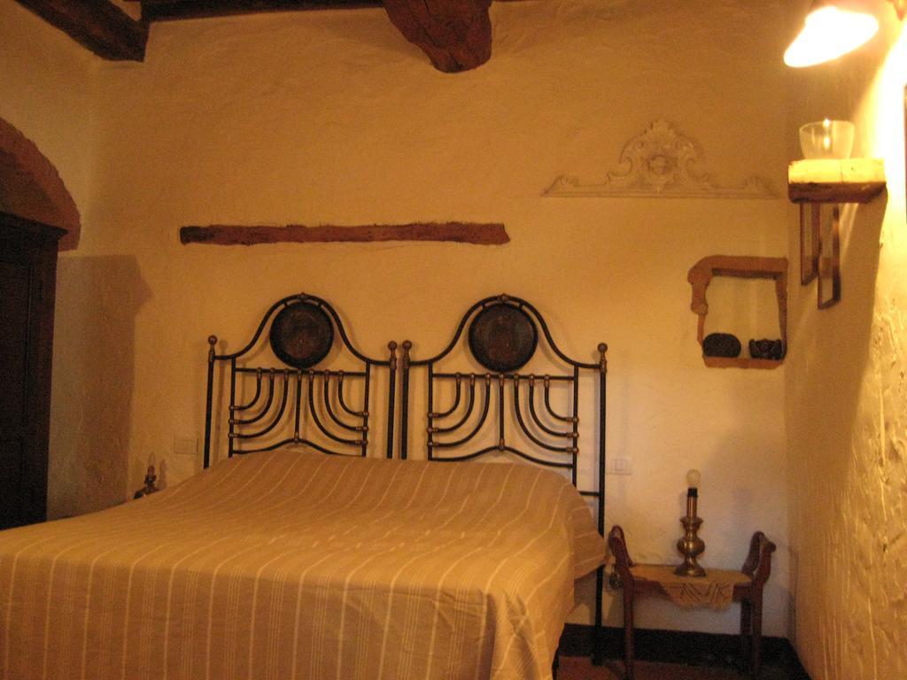 Agriturismo Il Casalino Pari Exterior photo
