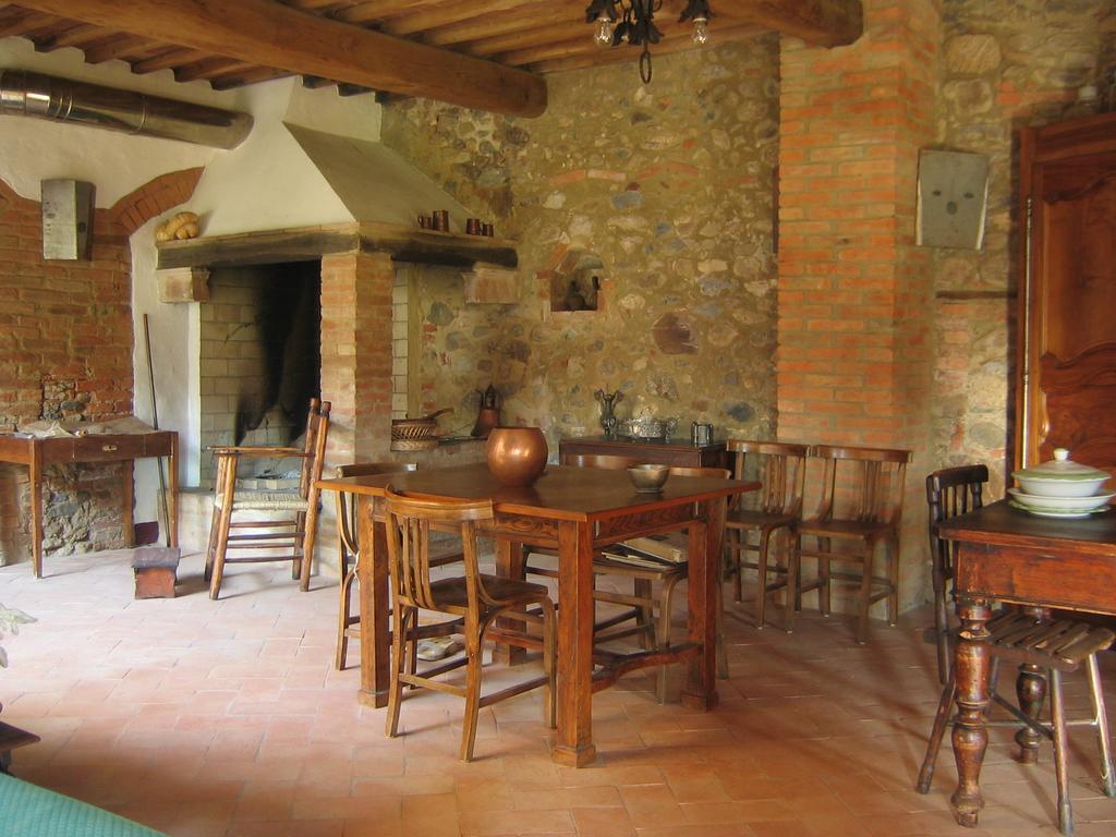 Agriturismo Il Casalino Pari Exterior photo