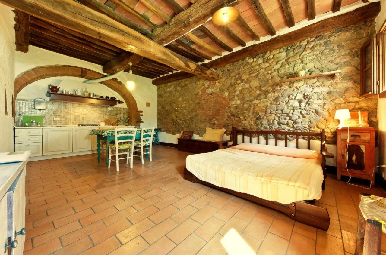 Agriturismo Il Casalino Pari Exterior photo