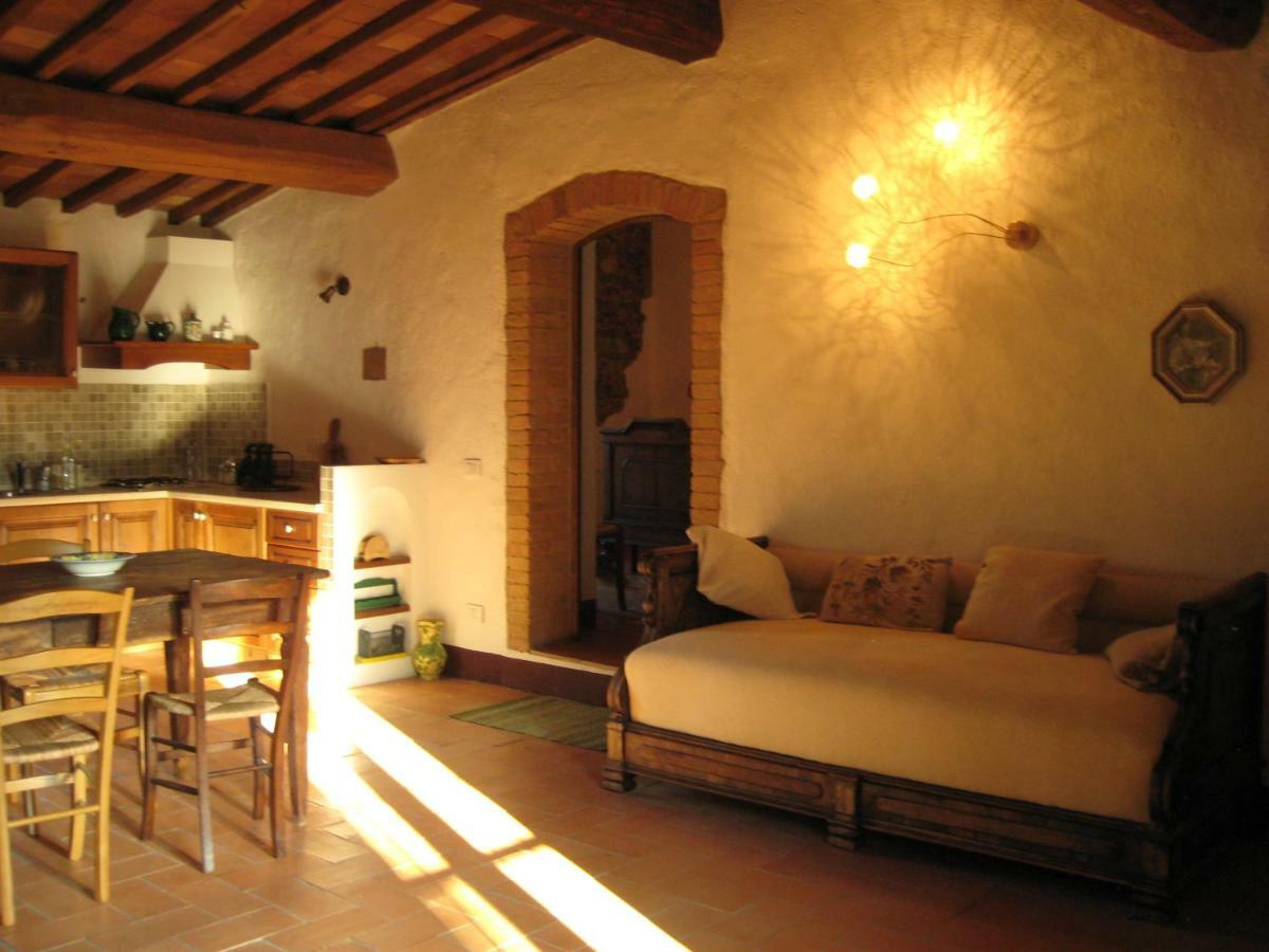 Agriturismo Il Casalino Pari Exterior photo