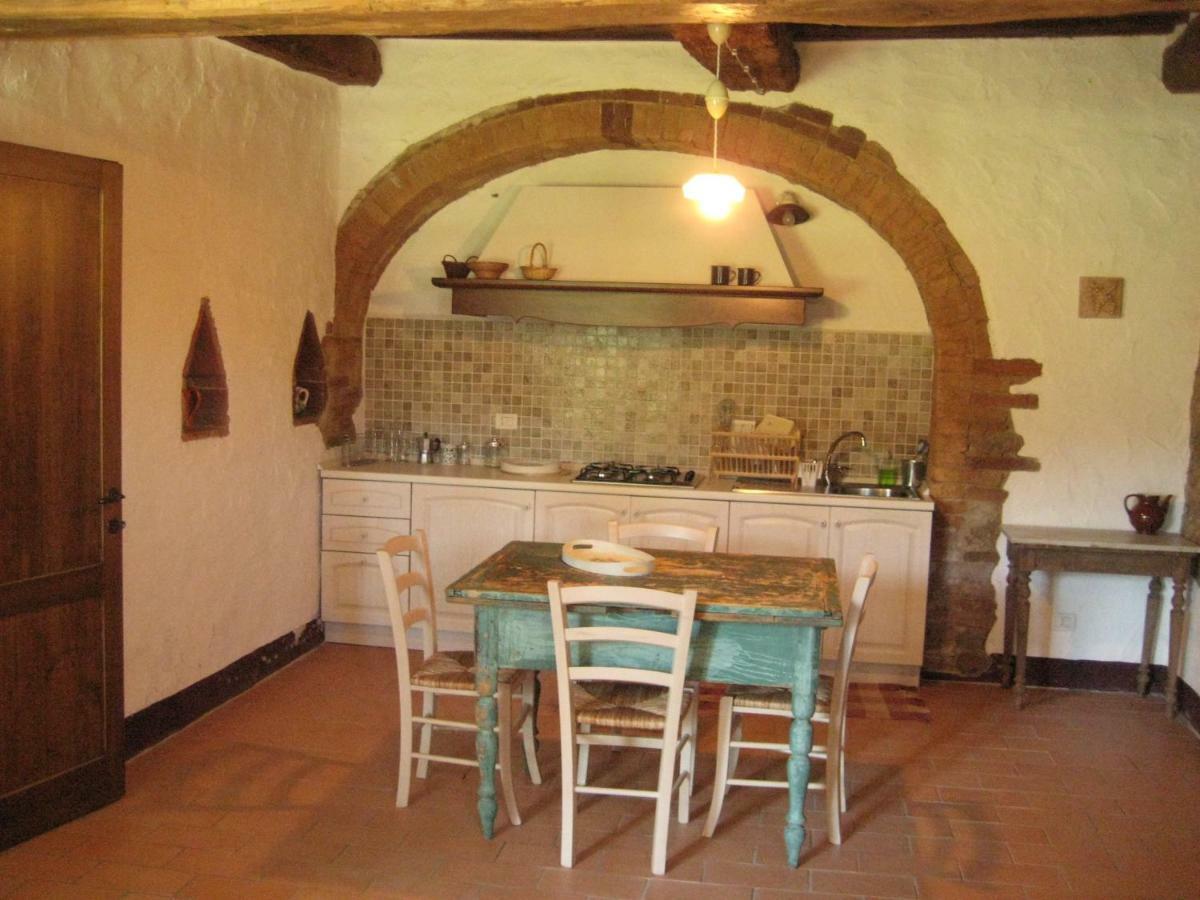 Agriturismo Il Casalino Pari Exterior photo